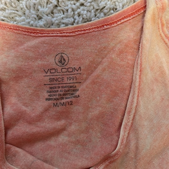 Volcom tank - Picture 2 of 2